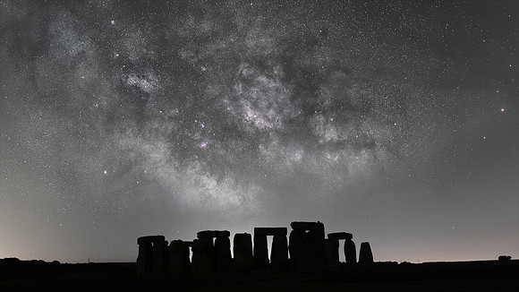 Stonehenge and the core of the Milky Way